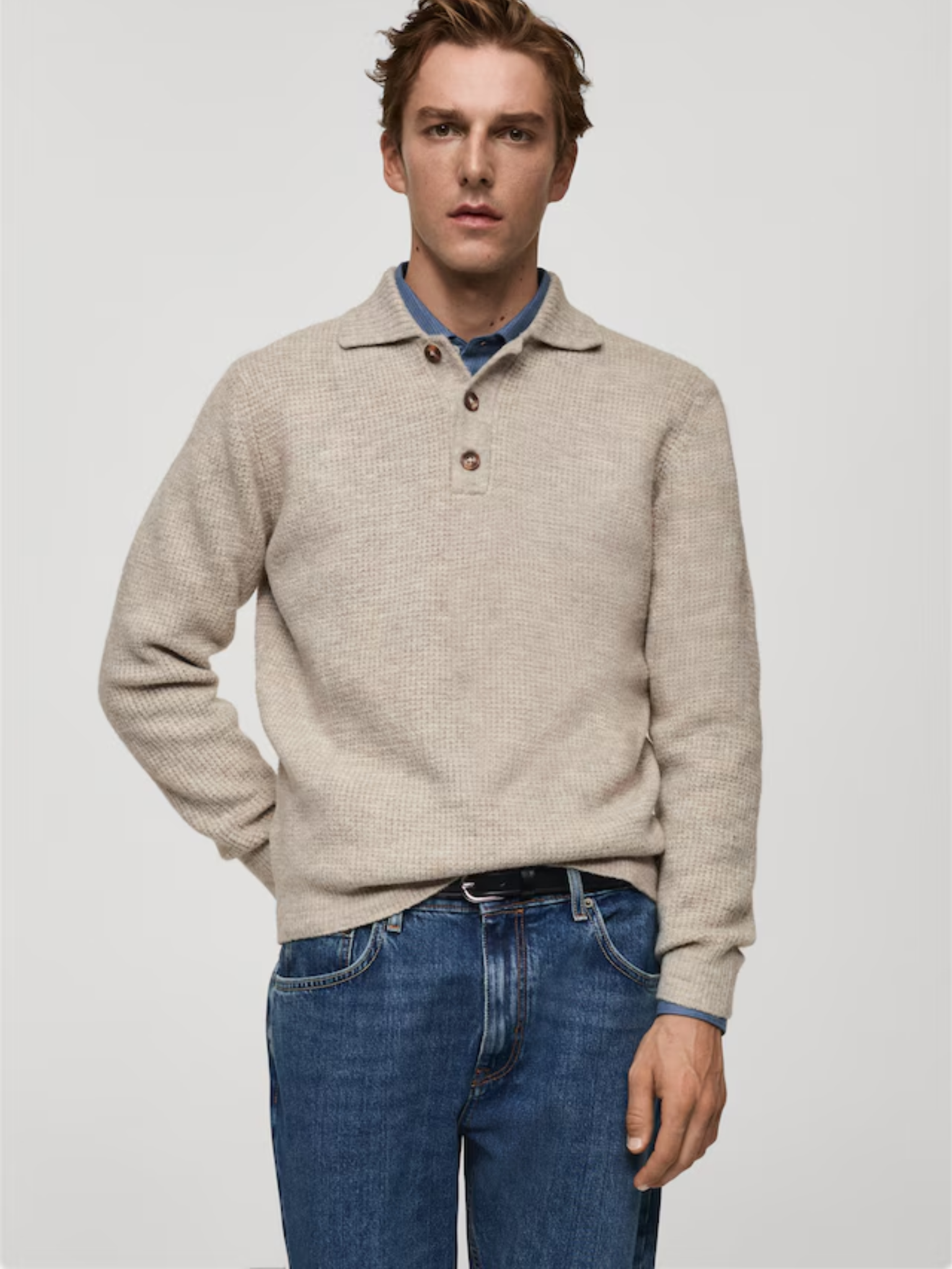 Knitted sweater with tennis collar